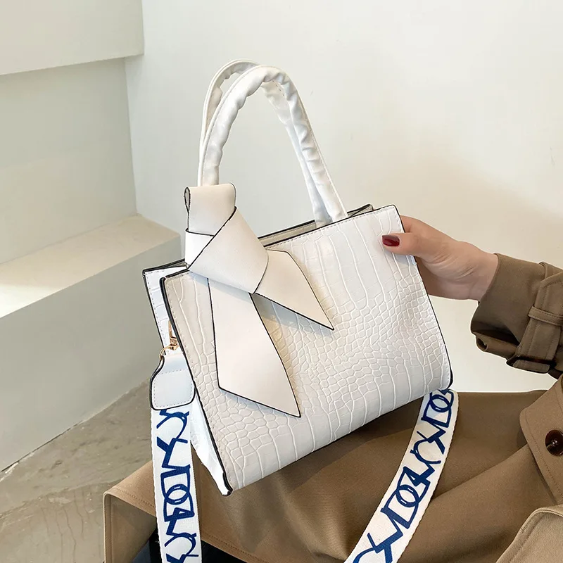 Ladies Fashion Handbag Tote Bag Women's Fashion Shoulder Small Square Bag Messenger Women Bag Travel Bag
Ladies Fashion Handbag Tote Bag Women's Fashion Shoulder Small Square Bag Messenger Women Bag Travel Bag