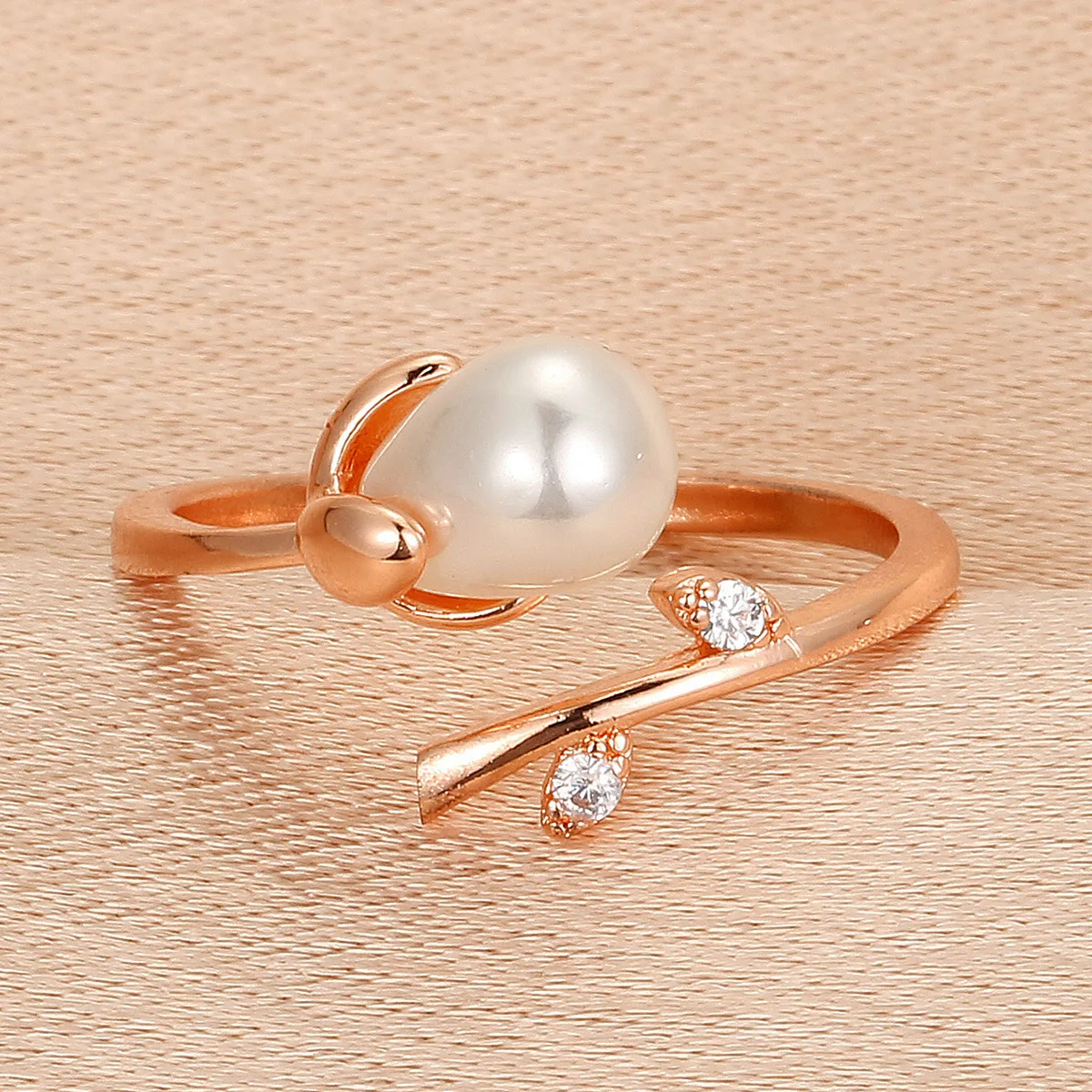 Pearl Flower Ring Simple Opening Adjustable Branches Creative Rings for Women Banquet Jewelry Ornament Wholesale
Pearl Flower Ring Simple Opening Adjustable Branches Creative Rings for Women Banquet Jewelry Ornament Wholesale