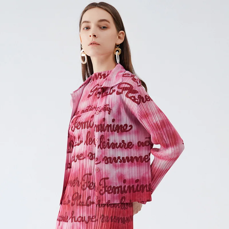 2022 spring and summer new women's temperament print coat women's mid-length A-line long skirt women's dress suit
2022 spring and summer new women's temperament print coat women's mid-length A-line long skirt women's dress suit