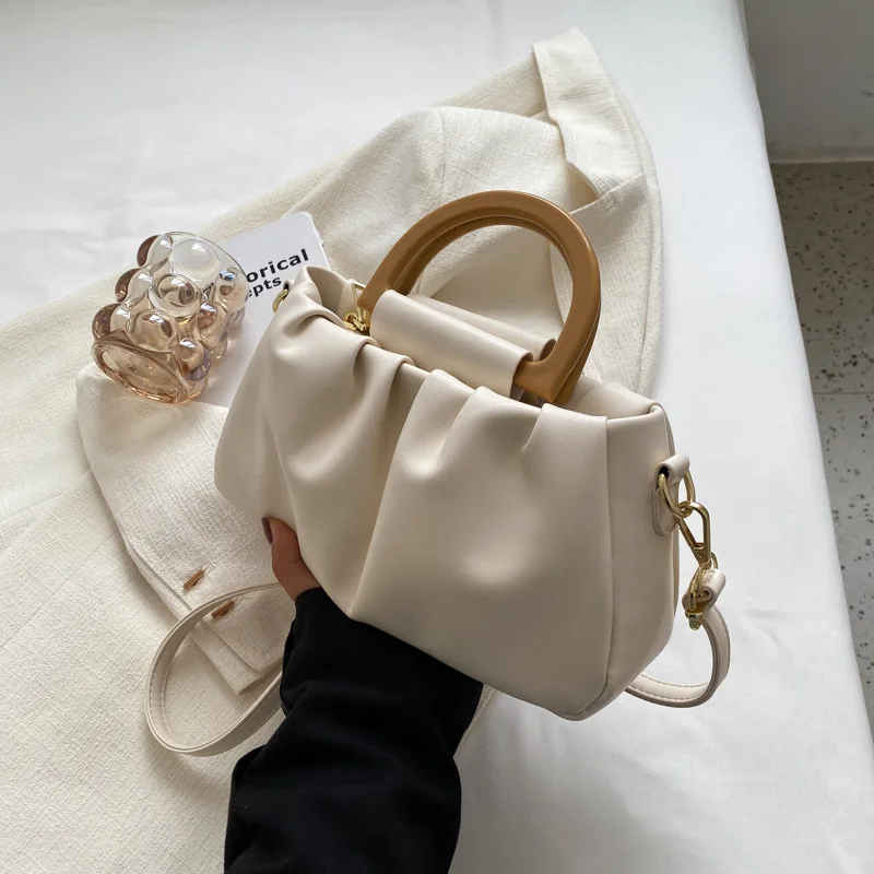 2022 New Fashion Texture Western Style Pleated Handbag High Quality Leather Shoulder Messenger Bag Small Bag Female Summer
2022 New Fashion Texture Western Style Pleated Handbag High Quality Leather Shoulder Messenger Bag Small Bag Female Summer