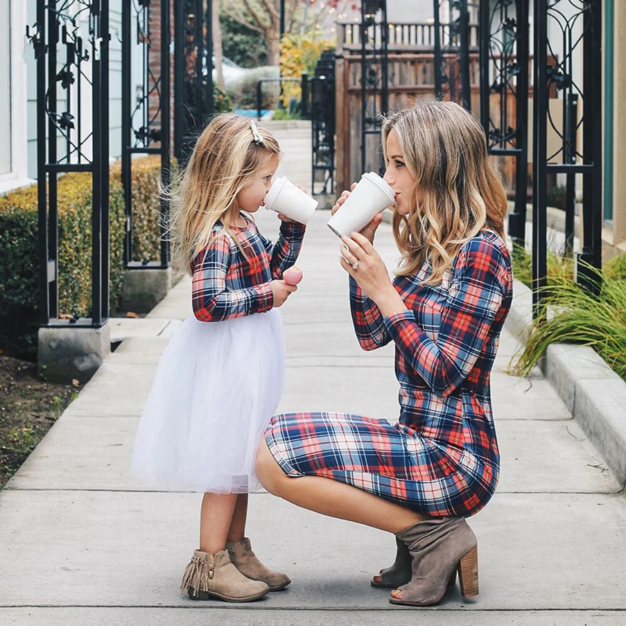 Baby Girls Long Sleeve Dresses Mum and Daughter Round Neck Color Plaid Dress Mother and Daughter Clothes Parent Child Clothing
Baby Girls Long Sleeve Dresses Mum and Daughter Round Neck Color Plaid Dress Mother and Daughter Clothes Parent Child Clothing