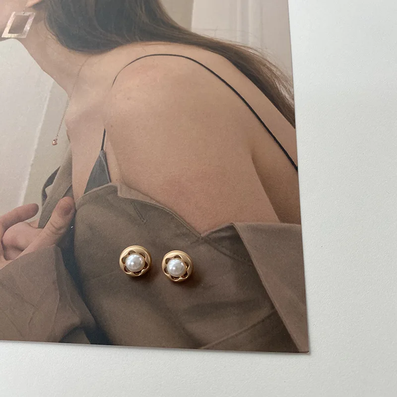6pcs Hollow pearl small flower personality design sense shirt cardigan sweater button children sleeve collar material button
6pcs Hollow pearl small flower personality design sense shirt cardigan sweater button children sleeve collar material button