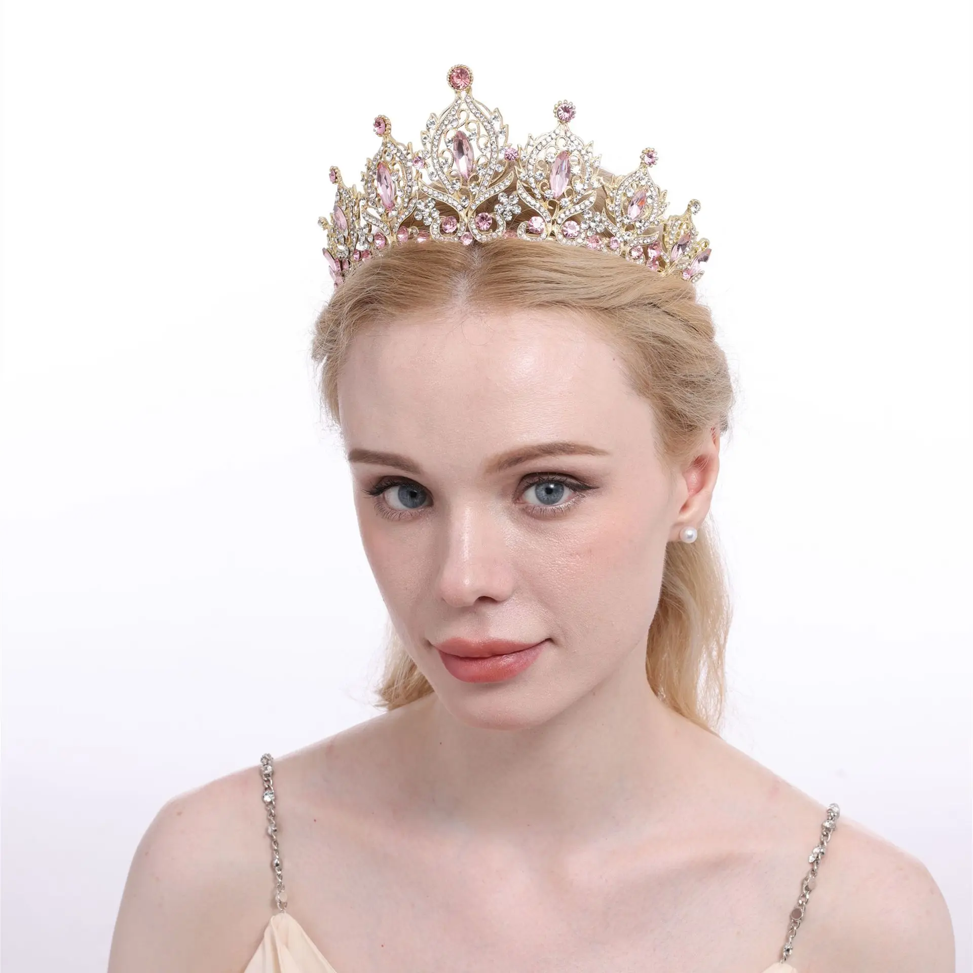 Bridal Colorful Crystal Tiaras Golden Metal Crown Decoration Coronas Wedding Jewellery Tiaras
Bridal Colorful Crystal Tiaras Golden Metal Crown Decoration Coronas Wedding Jewellery Tiaras
