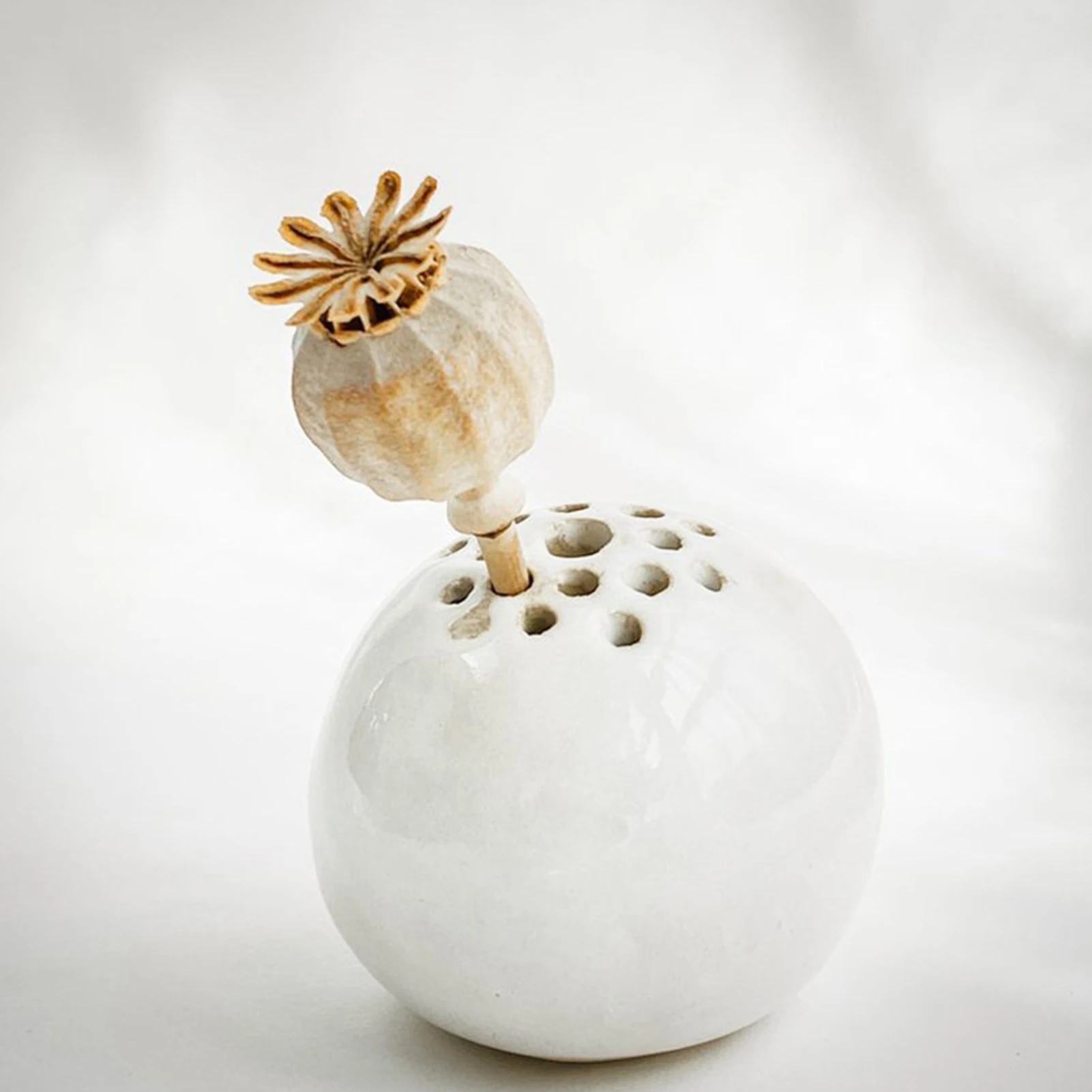 Handmade Resin Vase Indoor Miniature Flower Holder For Decoration And Storage Home For Roadside Flowers With Broken Stems
Handmade Resin Vase Indoor Miniature Flower Holder For Decoration And Storage Home For Roadside Flowers With Broken Stems