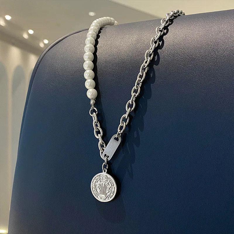 VSnow Stylish Coin Asymmetric Simulation Pearl Pendant Necklace for Women Beaded Chunky Curb Chain Necklace Jewelry Accessories
VSnow Stylish Coin Asymmetric Simulation Pearl Pendant Necklace for Women Beaded Chunky Curb Chain Necklace Jewelry Accessories