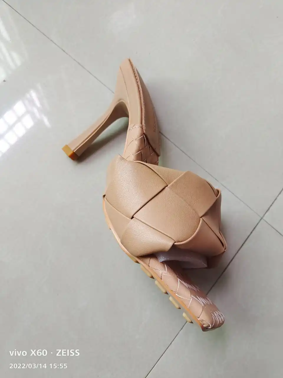 women mules shoes leather slipper luxury outside high heel slippers summer black leisure shoes women sexy nude weave sandals 
women mules shoes leather slipper luxury outside high heel slippers summer black leisure shoes women sexy nude weave sandals
