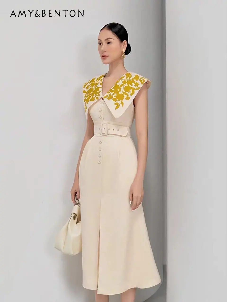 Early Autumn New Yellow Stitching Temperament Commute Mid-Length Dress High Waist Women's Sleeveless Slim Single-Breasted Dress
Early Autumn New Yellow Stitching Temperament Commute Mid-Length Dress High Waist Women's Sleeveless Slim Single-Breasted Dress