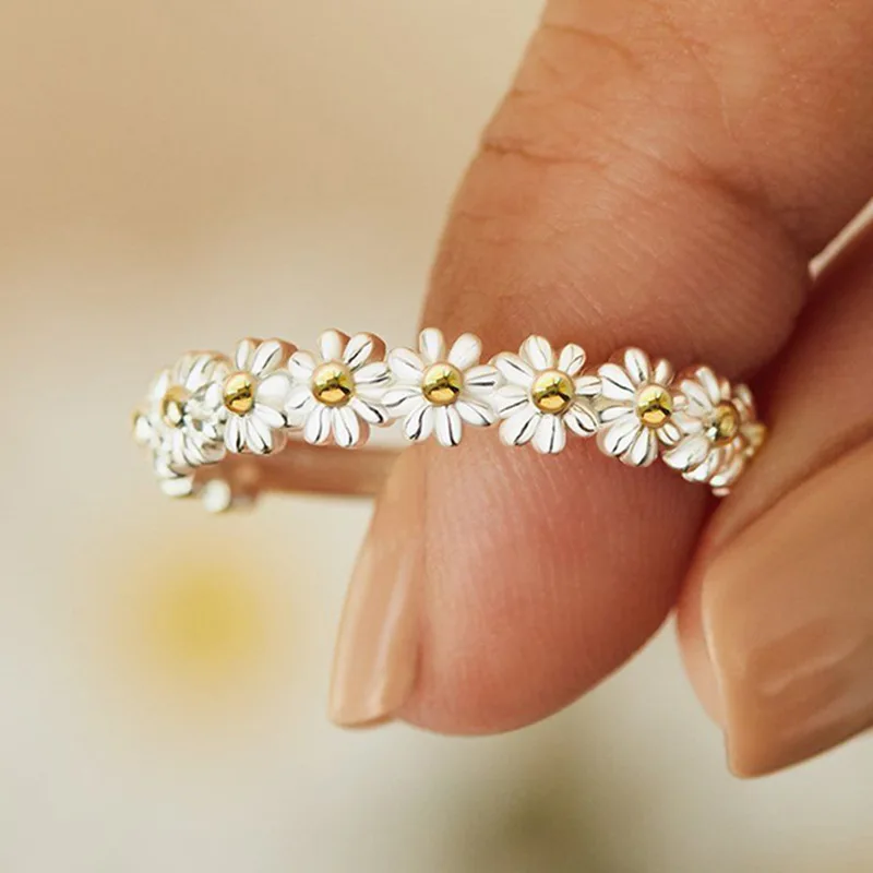 Vintage Daisy Flower Rings For Women Korean Style Adjustable Opening Finger Ring Bride Wedding Engagement Statement Jewelry Gif
Vintage Daisy Flower Rings For Women Korean Style Adjustable Opening Finger Ring Bride Wedding Engagement Statement Jewelry Gif