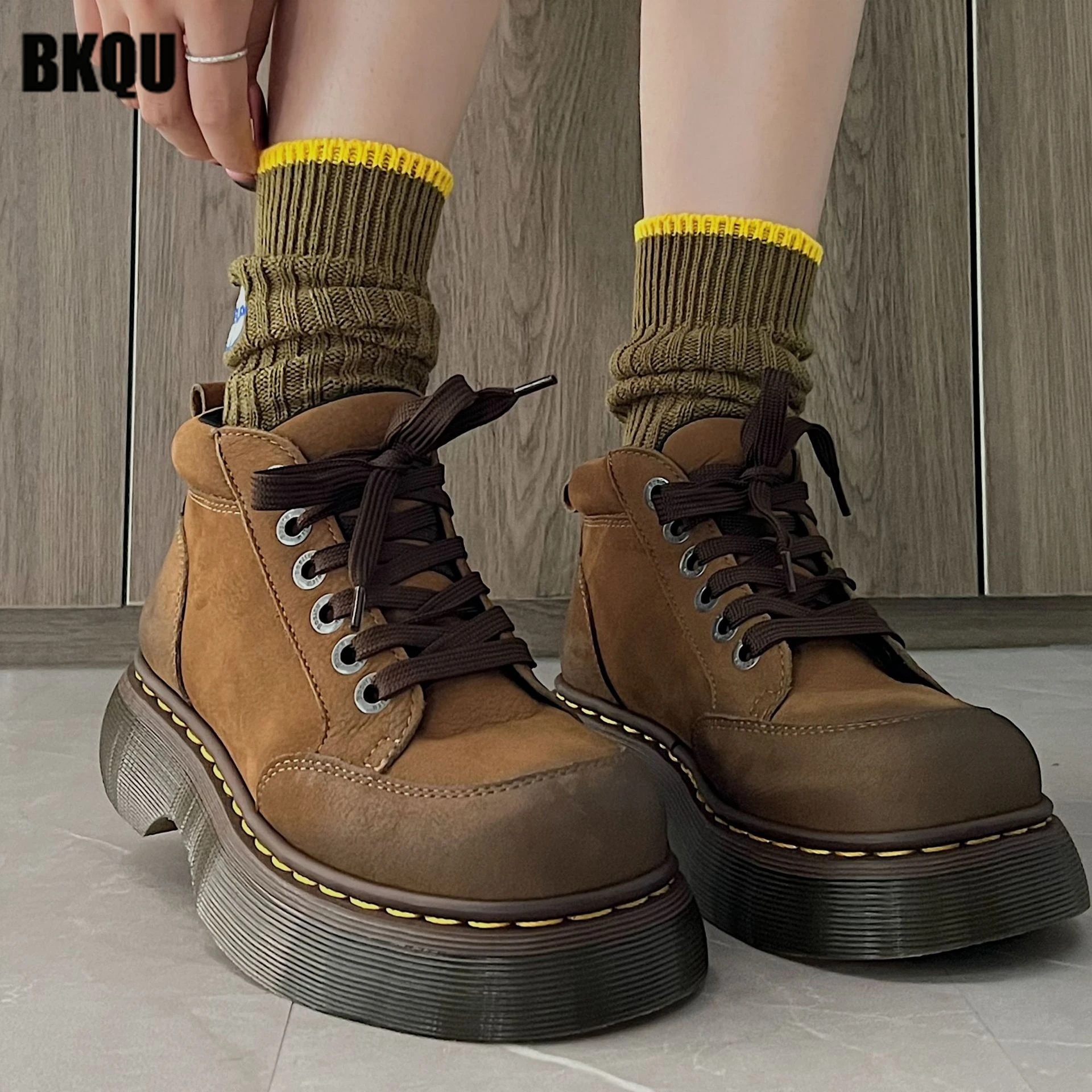 Thick Sole Women Motorcycle Boots Lace Up Platform Ladies Ankle Boots Casual Sewing Flats Female Shoes Non Slip Designer New
Thick Sole Women Motorcycle Boots Lace Up Platform Ladies Ankle Boots Casual Sewing Flats Female Shoes Non Slip Designer New