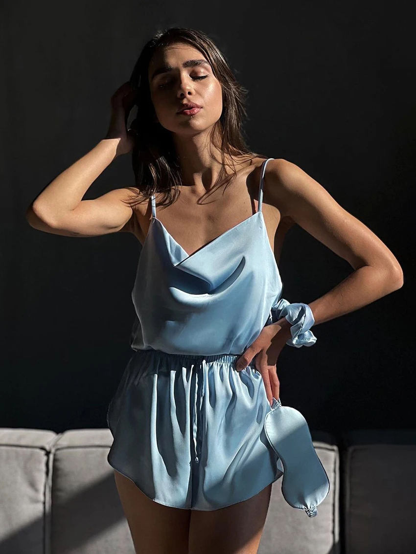 Marthaqiqi Casual Women'S Nightwear 2 Piece Sets Sexy Backless Pajamas Spaghetti Strap Sleepwear Drawstring Shorts Home Clothes
Marthaqiqi Casual Women'S Nightwear 2 Piece Sets Sexy Backless Pajamas Spaghetti Strap Sleepwear Drawstring Shorts Home Clothes