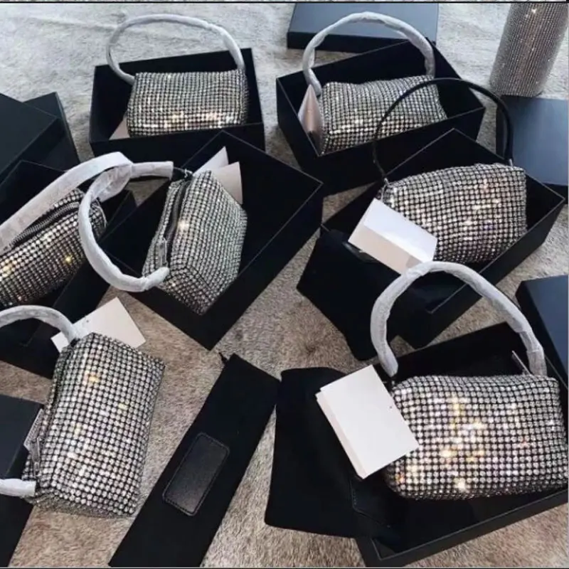 Women Diamond Hobo-bag for 2022 Female Clutch Design Brand Luxury Shoulder Bags Handbag Leather PU Shiny Hobo-bag Messenger Bag
Women Diamond Hobo-bag for 2022 Female Clutch Design Brand Luxury Shoulder Bags Handbag Leather PU Shiny Hobo-bag Messenger Bag