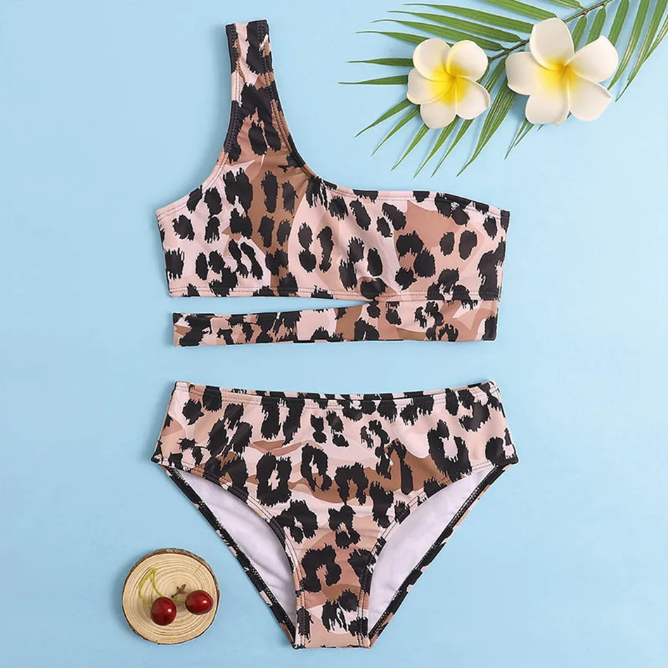 Leopard Girl Swimsuit Kids Cut Out Two Piece Children's Swimwear One Shoulder Bikini Set 7-14 Years Teen Bathing Suit Beachwear
Leopard Girl Swimsuit Kids Cut Out Two Piece Children's Swimwear One Shoulder Bikini Set 7-14 Years Teen Bathing Suit Beachwear