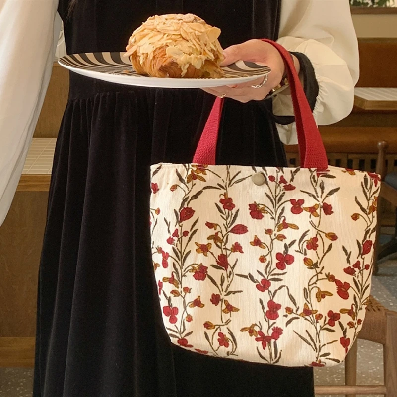 Sweet Embroidered Women's Bag 2023 New Daisy Flower Canvas Handbag Snack Storage Bento Bag Hand Carry Mommy Bag
Sweet Embroidered Women's Bag 2023 New Daisy Flower Canvas Handbag Snack Storage Bento Bag Hand Carry Mommy Bag