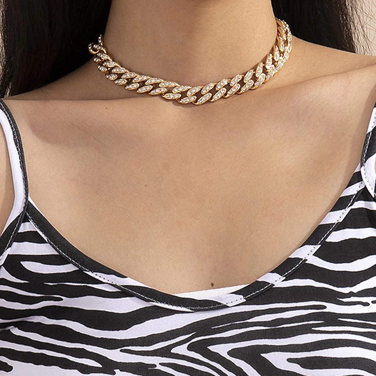 New Statement Women's Necklace Gold Color Simple Chunky Chain Men Clear Zircon Geometric Necklace Party Unisex Jewelry
New Statement Women's Necklace Gold Color Simple Chunky Chain Men Clear Zircon Geometric Necklace Party Unisex Jewelry