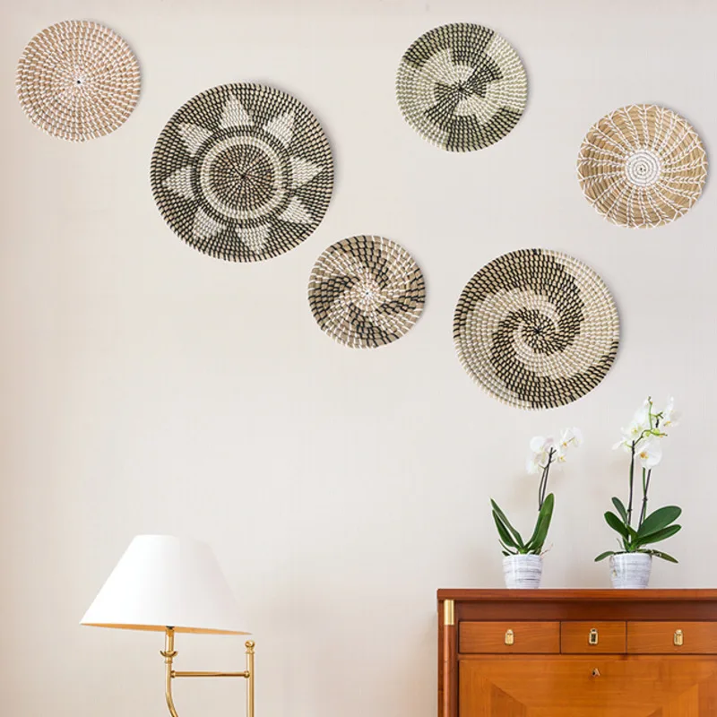 INS Grass And Rattan Wall Decoration Woven Board Wall Bohemian Grass And Rattan Round Basket Pastoral Wind Craft Wall Hanging
INS Grass And Rattan Wall Decoration Woven Board Wall Bohemian Grass And Rattan Round Basket Pastoral Wind Craft Wall Hanging