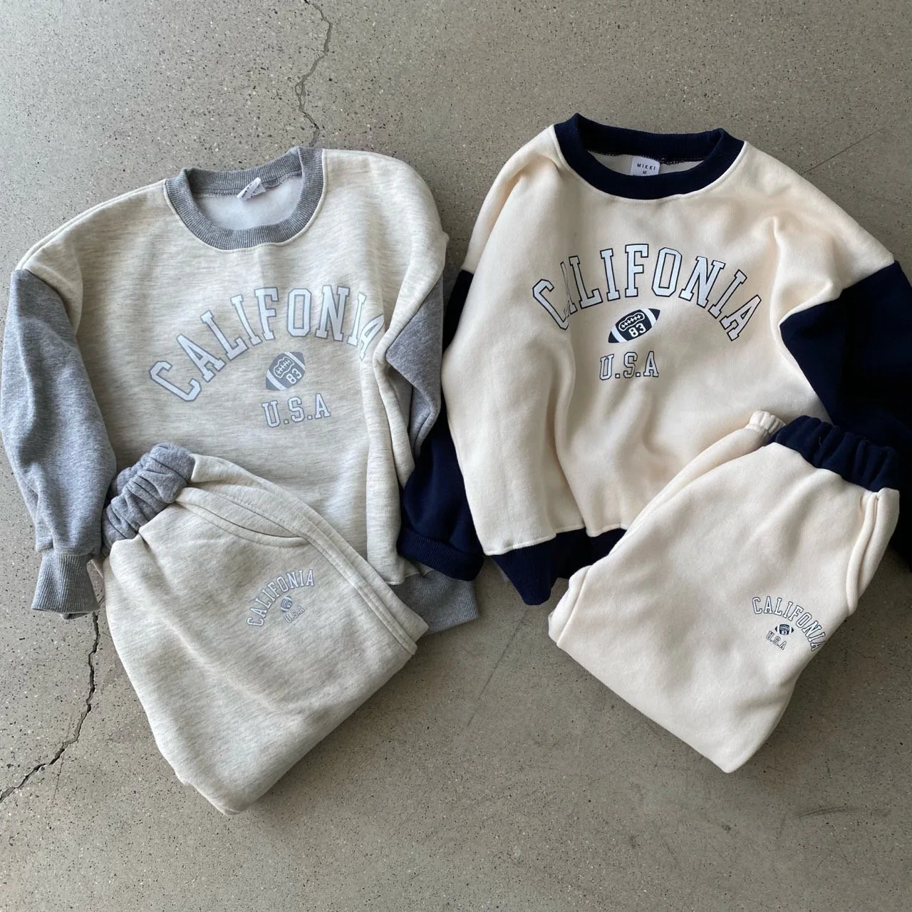 Boys Casual Techwear Sleeve Patchwork Sweatshirt New Patchwork Striped Crew Tops Loose Plush Pants 2pc Baby Girls Winter Set
Boys Casual Techwear Sleeve Patchwork Sweatshirt New Patchwork Striped Crew Tops Loose Plush Pants 2pc Baby Girls Winter Set