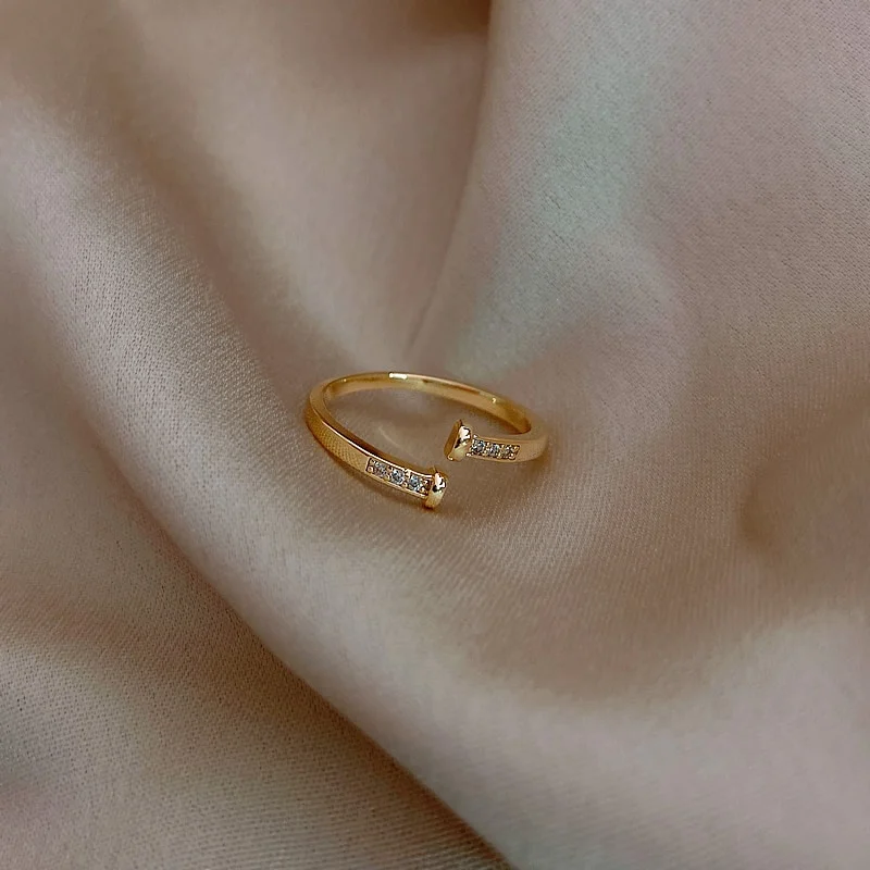 Simple Irregular Zircon Adjustable Opening Rings for Women Trendy Geometric Wedding Finger Rings Jewelry Accessories
Simple Irregular Zircon Adjustable Opening Rings for Women Trendy Geometric Wedding Finger Rings Jewelry Accessories