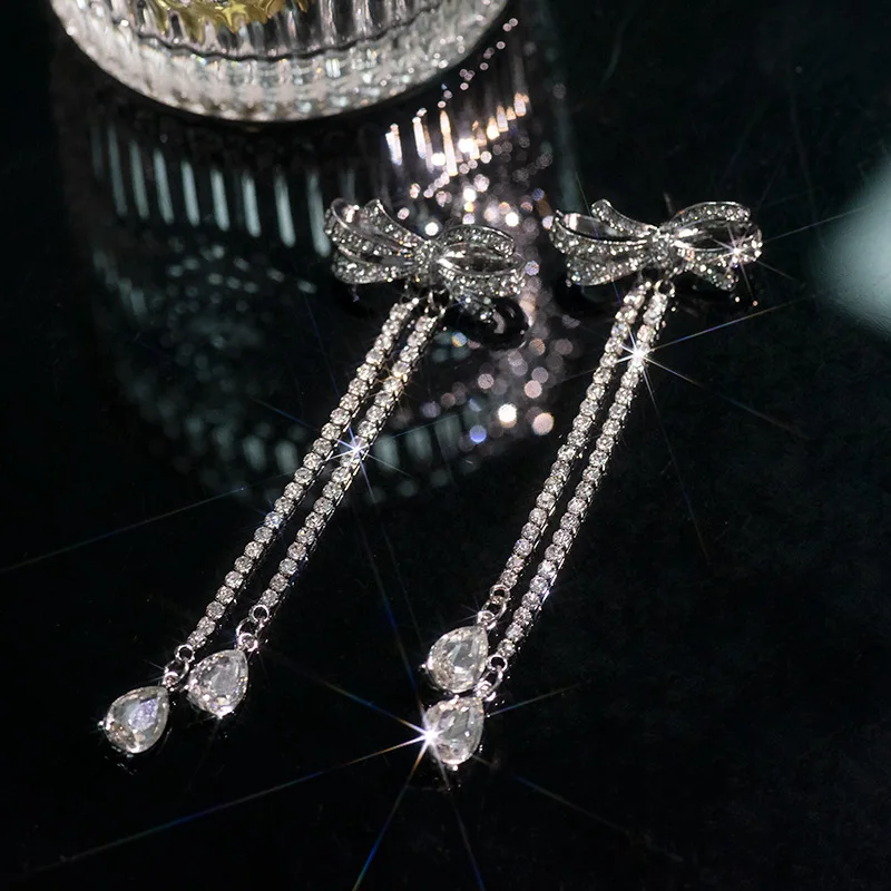 Asymmetric Crystal Dangle Earrings For Women Rhinestone Long Tassel Ear Drop Party Wedding Trendy Jewelry Accessories
Asymmetric Crystal Dangle Earrings For Women Rhinestone Long Tassel Ear Drop Party Wedding Trendy Jewelry Accessories