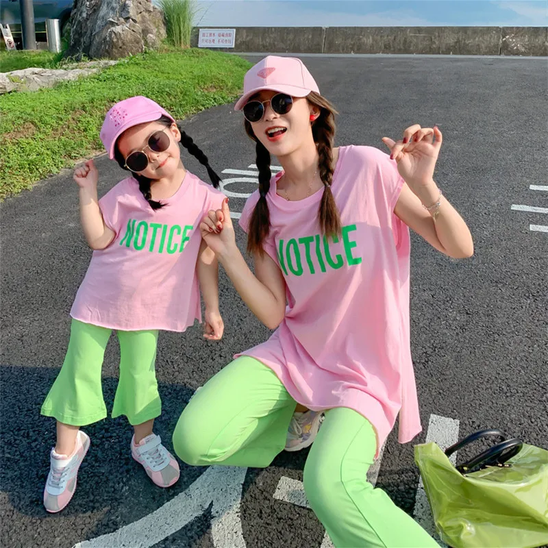 Summer mother and daughter casual outfits cotton letters printing vest and bell-bottomed pants 2pcs sets family matching clothes
Summer mother and daughter casual outfits cotton letters printing vest and bell-bottomed pants 2pcs sets family matching clothes