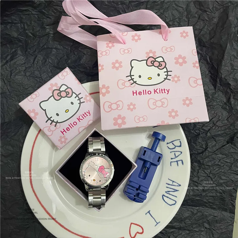 Sanrio, Hello Kitty Мультяшные Круглые Наручные часы с цифровым стальным ремешком, милые изысканные украшения, подарок на день рождения для девочек
Sanrio, Hello Kitty Мультяшные Круглые Наручные часы с цифровым стальным ремешком, милые изысканные украшения, подарок на день рождения для девочек