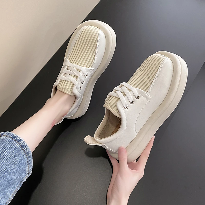 Autumn Women Sport Shoes Flats Platform Sneakers 2022 New Fashion Ladies Shoes Walking Running Shoes Causal Vulcanize Shoes
Autumn Women Sport Shoes Flats Platform Sneakers 2022 New Fashion Ladies Shoes Walking Running Shoes Causal Vulcanize Shoes