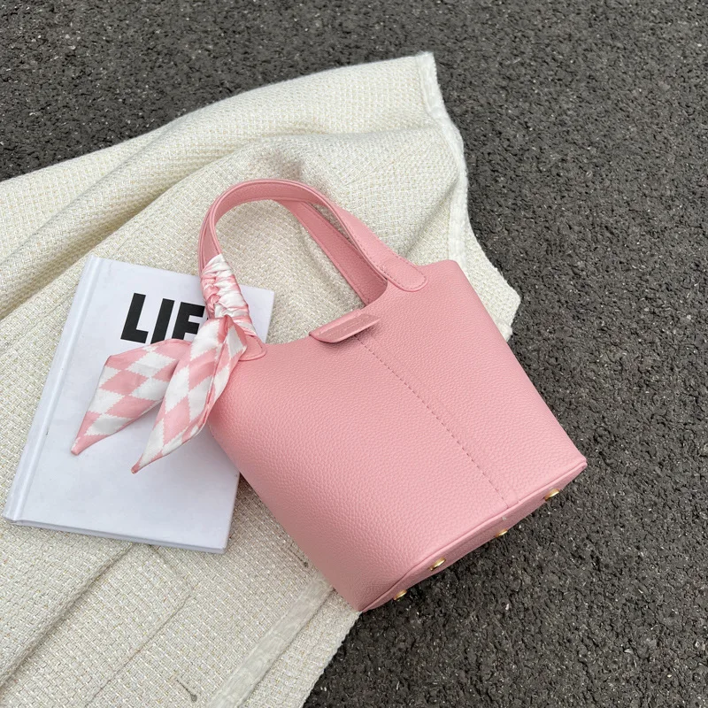 Popular ladies bag niche simple summer 2022 new trend one-shoulder bucket bag personality casual fashion all-match messenger bag
Popular ladies bag niche simple summer 2022 new trend one-shoulder bucket bag personality casual fashion all-match messenger bag