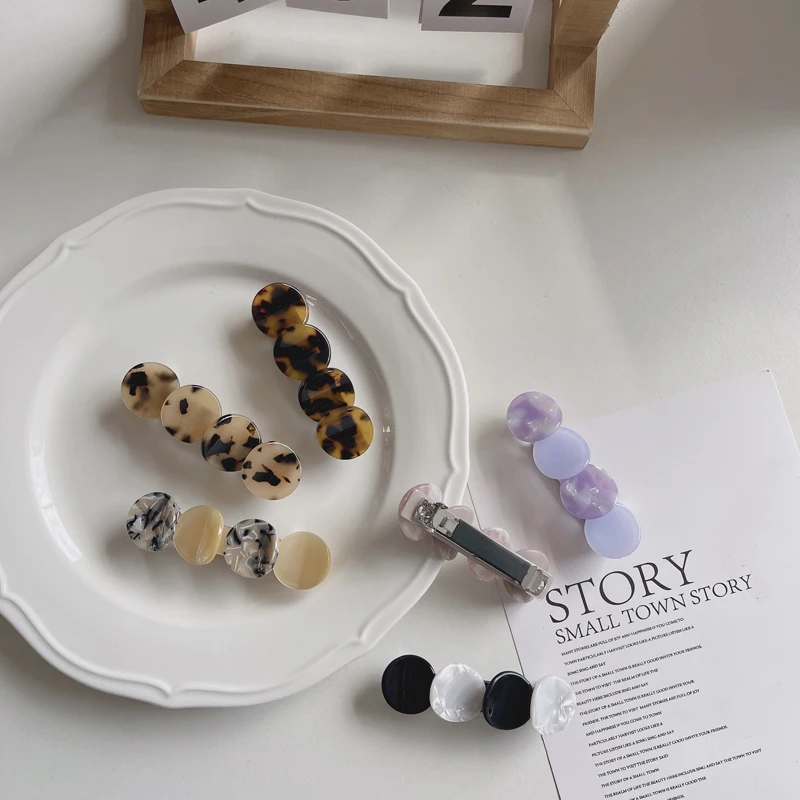 2022 Ins Korea Temperament Simple Round Multi-color Spliced Hairpin Hair Accessories Retro Acetic Acid Hair Clip For Woman Girls
2022 Ins Korea Temperament Simple Round Multi-color Spliced Hairpin Hair Accessories Retro Acetic Acid Hair Clip For Woman Girls