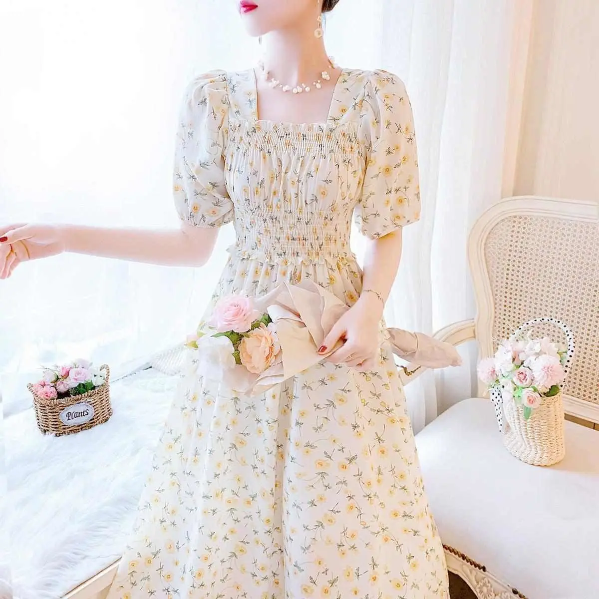 Gentle wind, cool and cute, thin long skirt, children's summer French waist, small stature, super fairy floral dress
Gentle wind, cool and cute, thin long skirt, children's summer French waist, small stature, super fairy floral dress