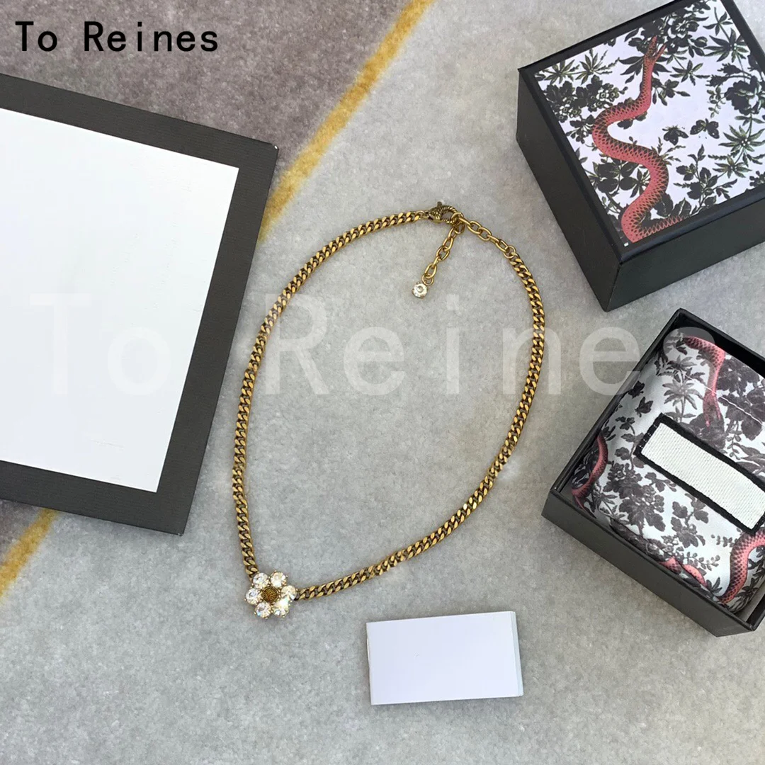 Hot Brand Fashion Jewelry Women Vintage Crystal Flower Pendant Chain Necklace Party Fine Fashion Female Jewelry Banquet Party
Hot Brand Fashion Jewelry Women Vintage Crystal Flower Pendant Chain Necklace Party Fine Fashion Female Jewelry Banquet Party