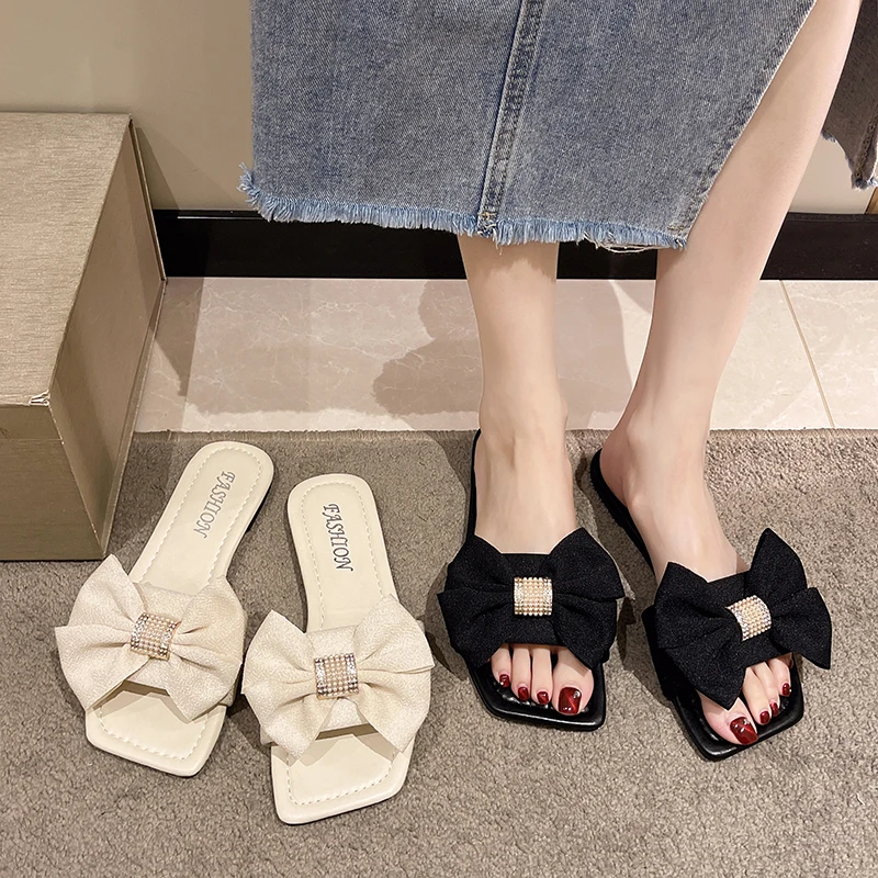 Shoes Woman 2022 Slippers Flat Low Luxury Slides Butterfly-Knot Pantofle Designer New Cotton Fabric PU Butterfly-knot Rubber
Shoes Woman 2022 Slippers Flat Low Luxury Slides Butterfly-Knot Pantofle Designer New Cotton Fabric PU Butterfly-knot Rubber
