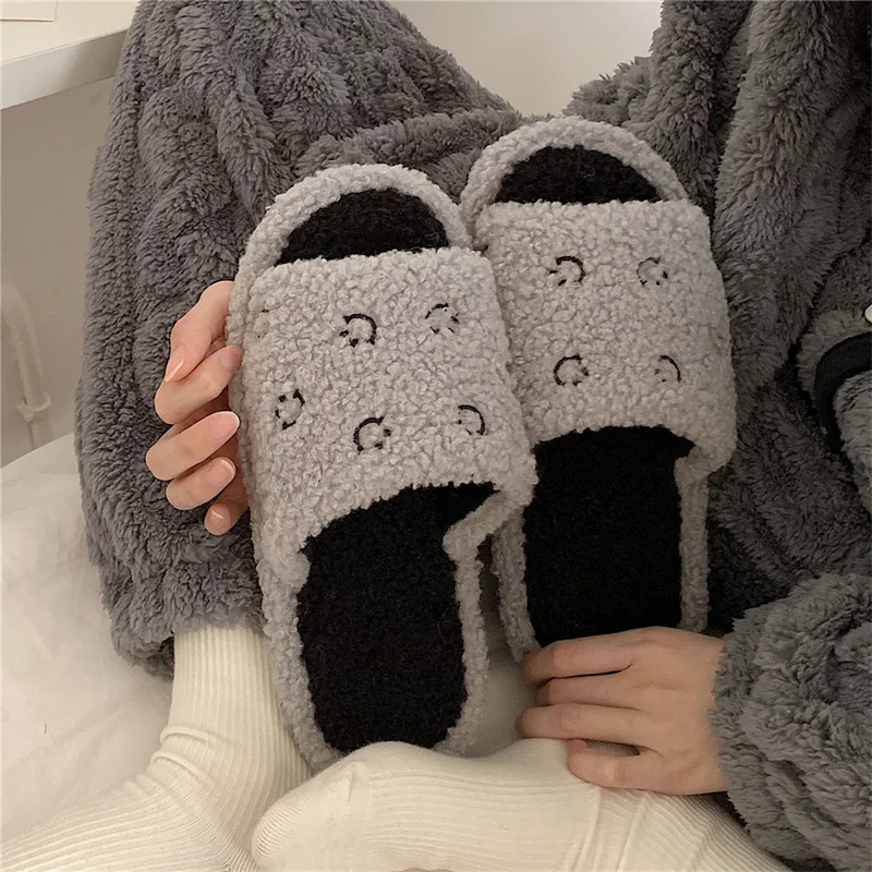 Charming Smiling Faces Slippers for Couples Home Smiley Cotton women Slippers Winter Warm Slippers Plush Home Flat Floor Shoes
Charming Smiling Faces Slippers for Couples Home Smiley Cotton women Slippers Winter Warm Slippers Plush Home Flat Floor Shoes