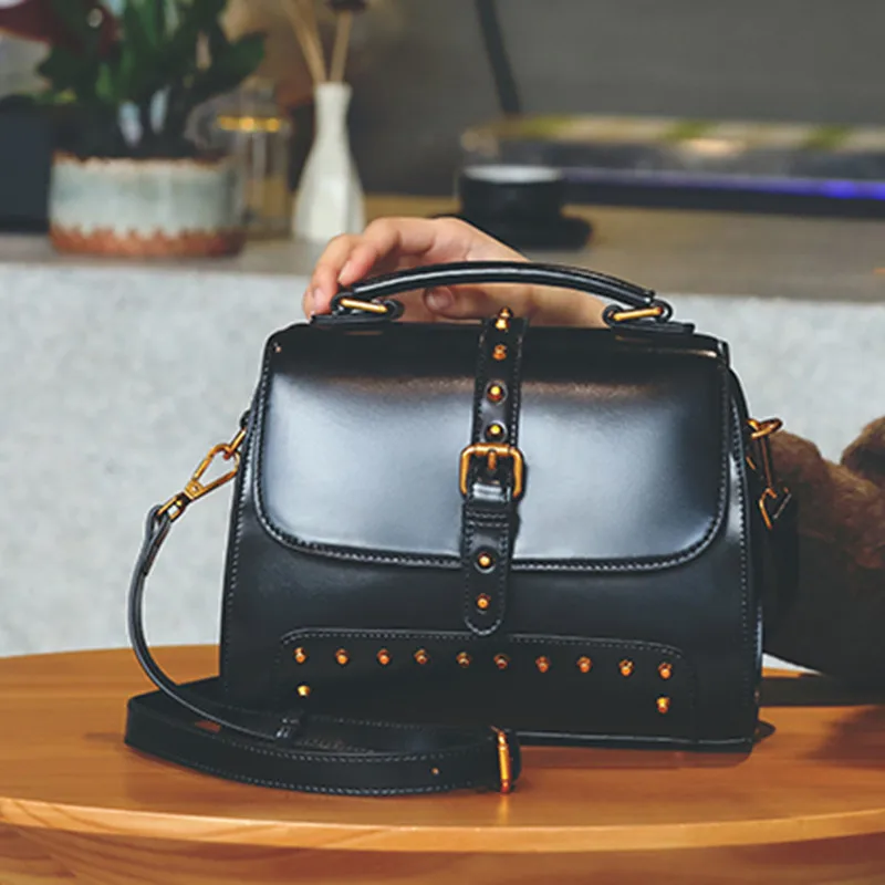 Classic Crossbody Bag for Women Vintage Genuine Leather Large Capacity Shoulder Messenger Bags Luxury Handbags 2022 Bolsa 
Classic Crossbody Bag for Women Vintage Genuine Leather Large Capacity Shoulder Messenger Bags Luxury Handbags 2022 Bolsa
