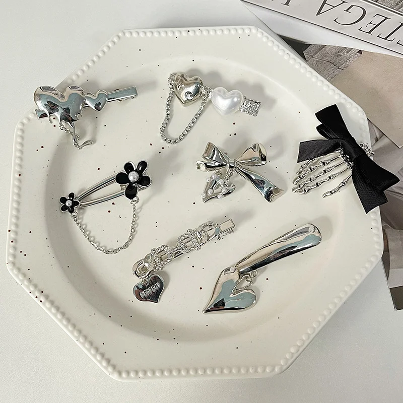 New Hip Hop Metal Love Heart Hairpins Korean Trendy Cool Girls Side Clip Women Geometric Unique Design Silver Color Brarrettes
New Hip Hop Metal Love Heart Hairpins Korean Trendy Cool Girls Side Clip Women Geometric Unique Design Silver Color Brarrettes