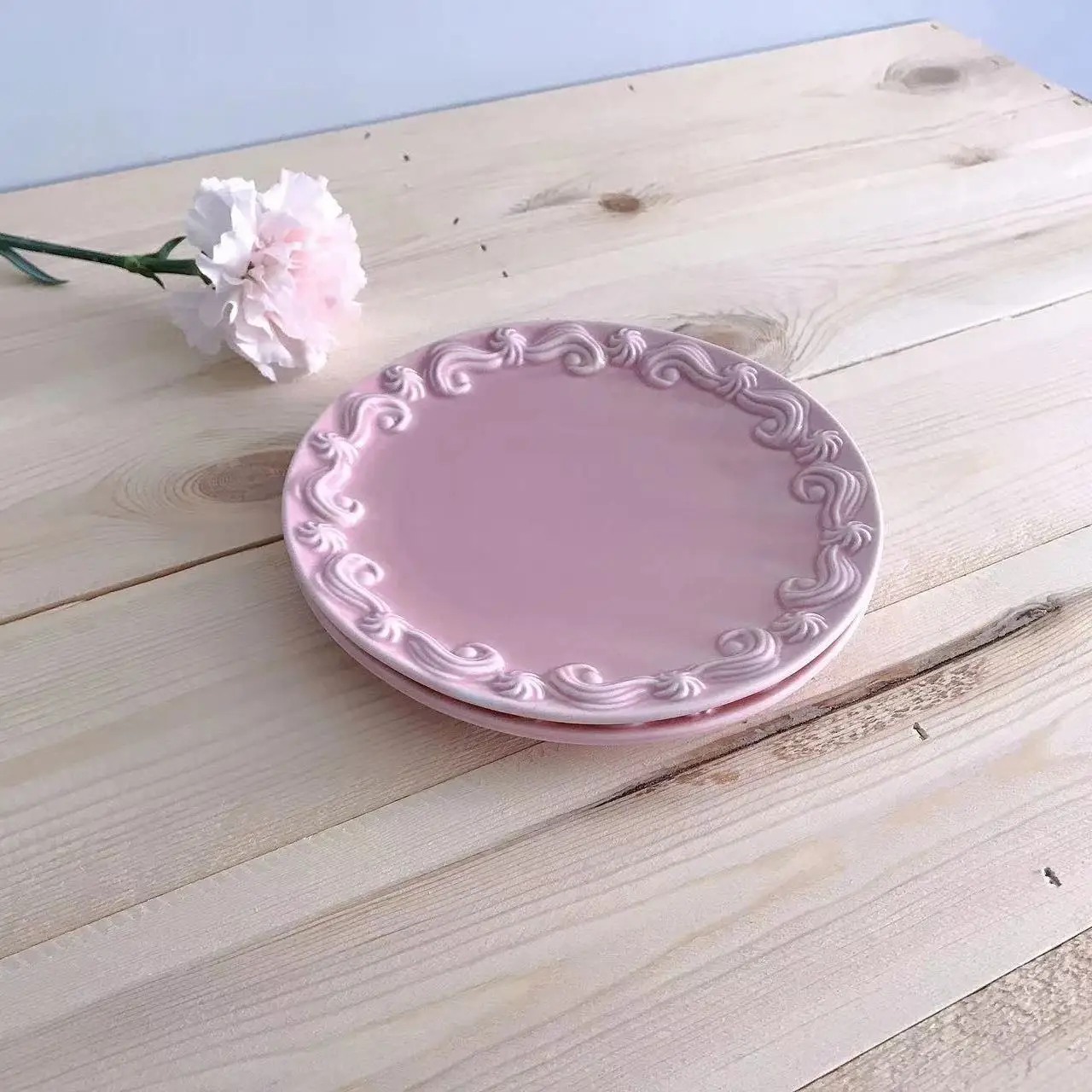 European ins style three-dimensional relief pink ceramic small plate dinner plate Dim sum plate water fruit plate dessert plate
European ins style three-dimensional relief pink ceramic small plate dinner plate Dim sum plate water fruit plate dessert plate