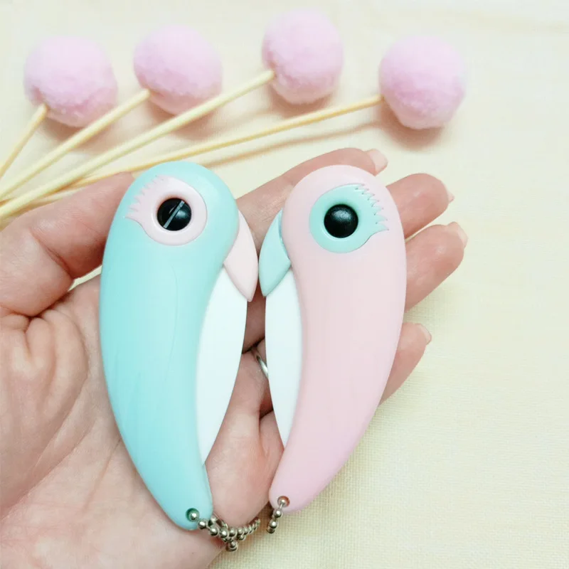 Ceramic Fruit Folding Knife Kitchen Knife Portable Creative Knife Mini Bird Knife Event Gift Knife
Ceramic Fruit Folding Knife Kitchen Knife Portable Creative Knife Mini Bird Knife Event Gift Knife