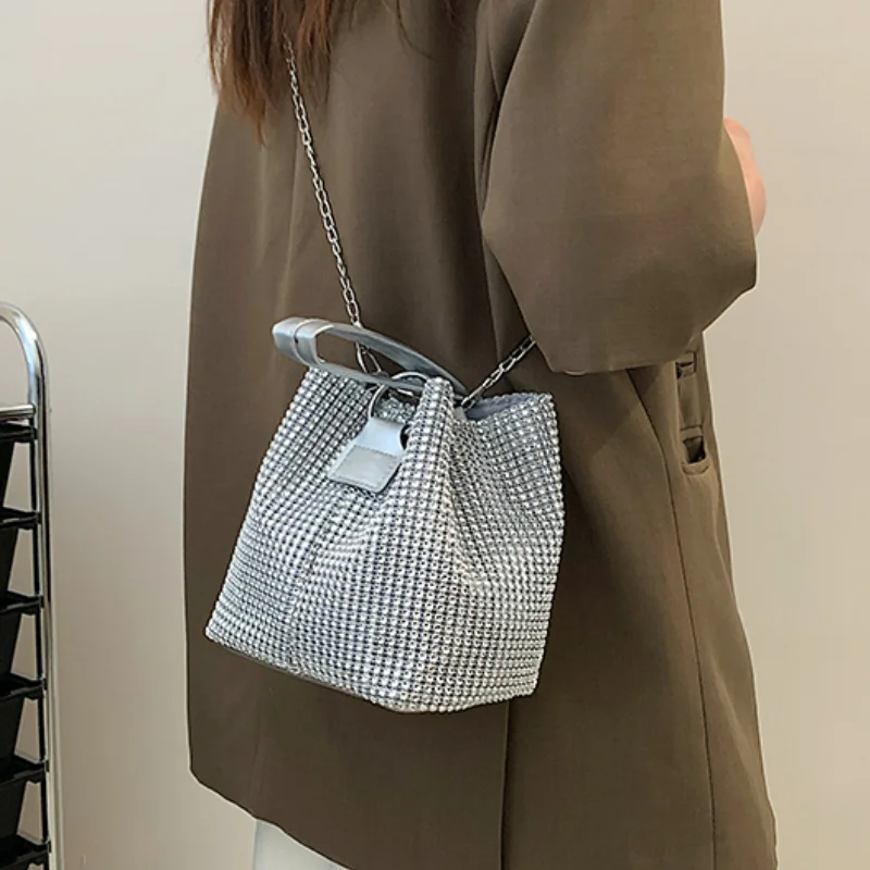NEW Luxury Fashion Tote Handbags Classic Women's Diamond Crossbody Bag Chic Designer Nylon Shoulder Bag Vintage Top-handle Bags
NEW Luxury Fashion Tote Handbags Classic Women's Diamond Crossbody Bag Chic Designer Nylon Shoulder Bag Vintage Top-handle Bags