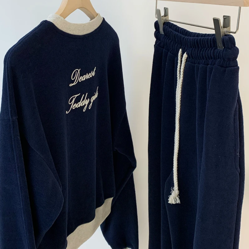 Spring and Autumn 2022 New Women's Navy Blue Splice 3D Printing Sweater Casual Pants Set
Spring and Autumn 2022 New Women's Navy Blue Splice 3D Printing Sweater Casual Pants Set