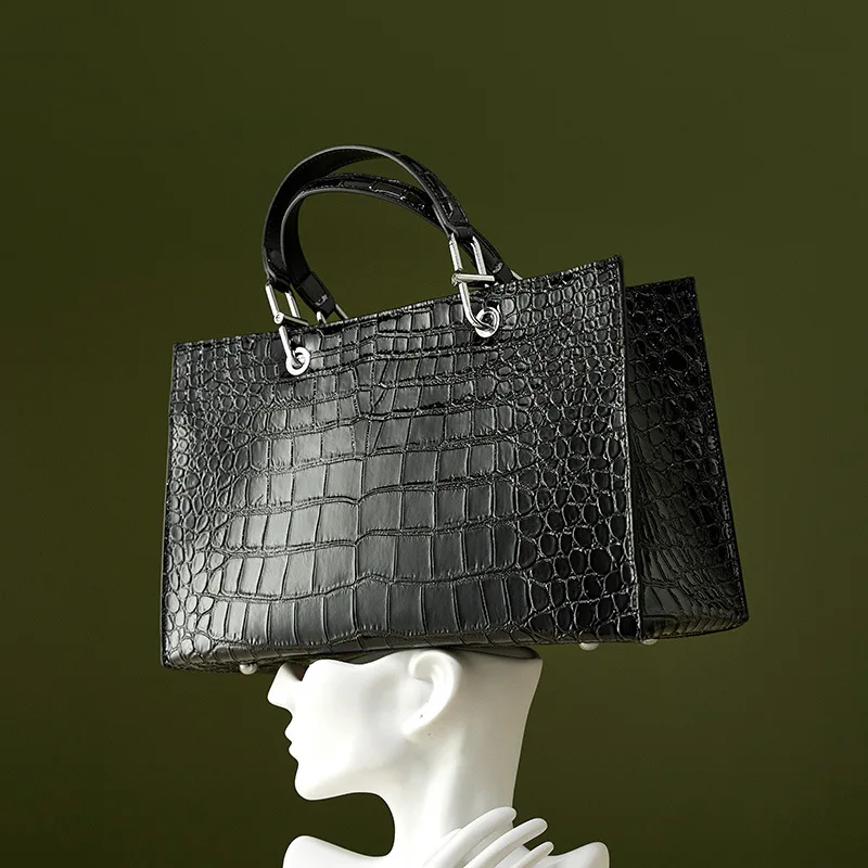 Women shoulder bag Genuine leather crocodile pattern briefcase women's Crossbody bag new top layer cowhide Real leather handbag
Women shoulder bag Genuine leather crocodile pattern briefcase women's Crossbody bag new top layer cowhide Real leather handbag