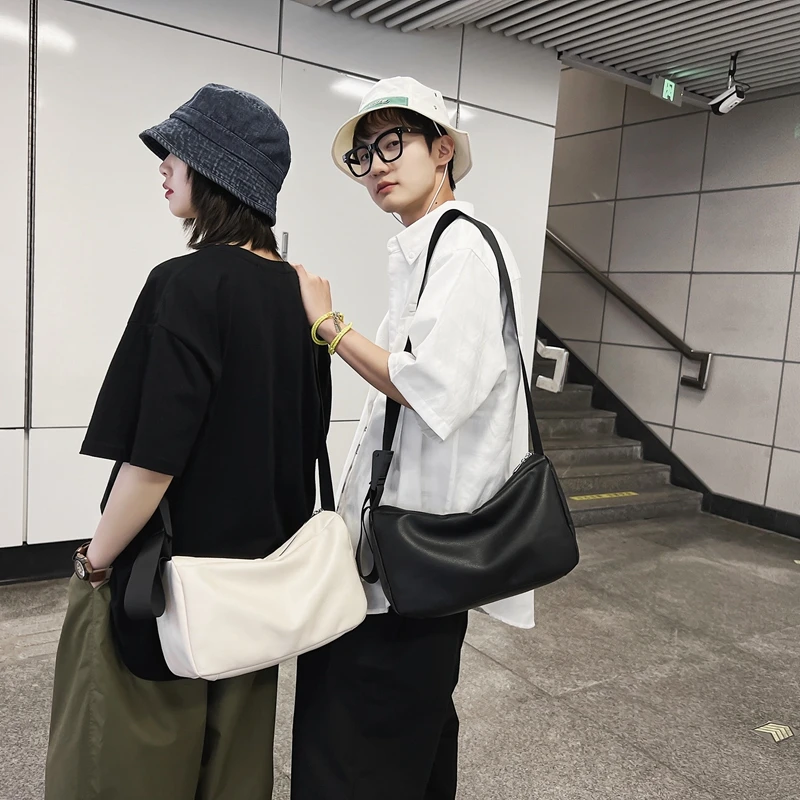 Casual Messenger Bag Fashion Luxury Widening Shoulder Strap Men And Women Couple Backpack Large Capacity Simple Shoulder Bag
Casual Messenger Bag Fashion Luxury Widening Shoulder Strap Men And Women Couple Backpack Large Capacity Simple Shoulder Bag