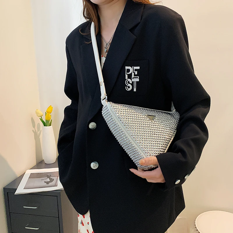 

New Triangle Shape Women Chest Waist Shoulder Bag Rivets Gold Silver Evening Handbag Female Small Purse Brand Luxury Replica
