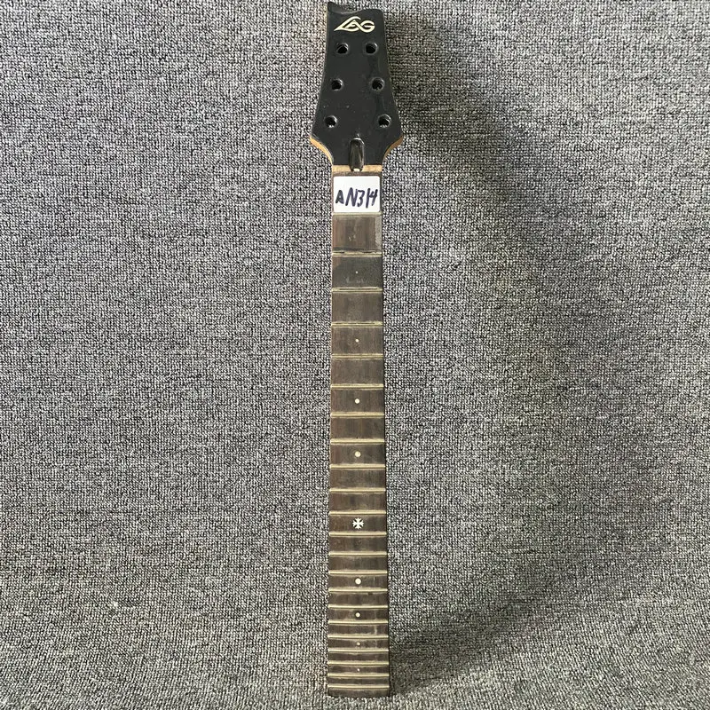 AN314 Подлинная и оригинальная электрическая гитара LAG LP гитарная Шея незаконченная 22 лада 628 мм весы длиной с повреждениями
AN314 Подлинная и оригинальная электрическая гитара LAG LP гитарная Шея незаконченная 22 лада 628 мм весы длиной с повреждениями