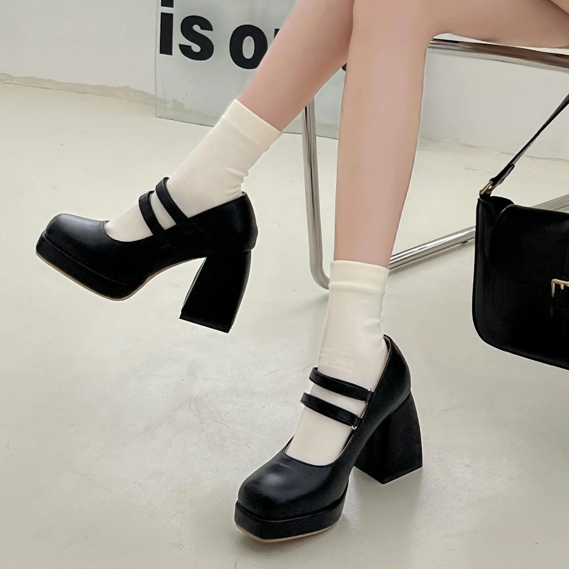 FAFA Sandals Female 2023 Spring And Summer New French Retro Square Head Thick With High Heeled Thick Bottom Small Leather Shoes
FAFA Sandals Female 2023 Spring And Summer New French Retro Square Head Thick With High Heeled Thick Bottom Small Leather Shoes