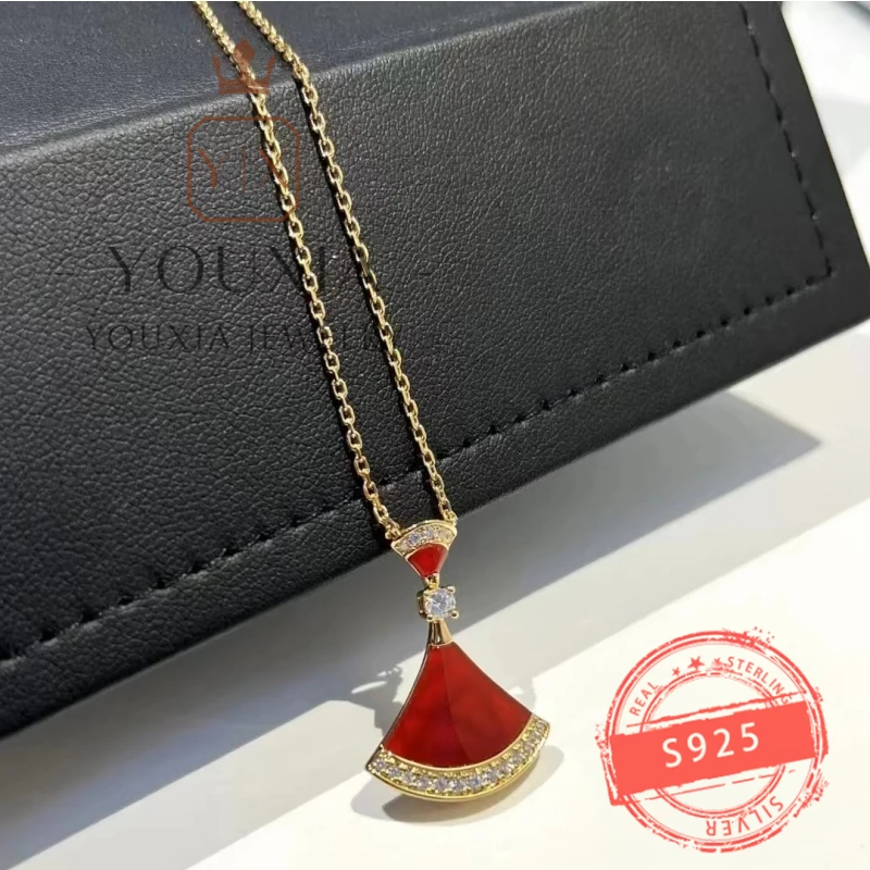 1:1 custom s925silver color luxury Necklace personality shiny jewelry European and American style Couple gifts laminar pendant
1:1 custom s925silver color luxury Necklace personality shiny jewelry European and American style Couple gifts laminar pendant