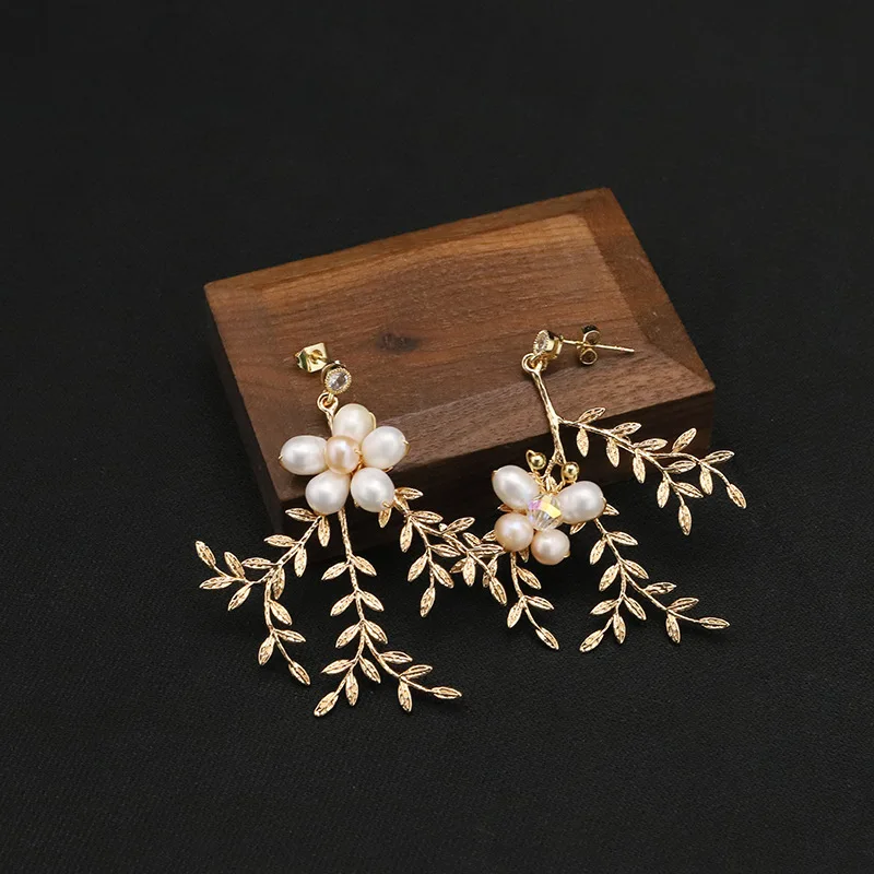 Asymmetric Freshwater Pearls Women Drop Earrings Gold Leaf Wedding Prom Jewelry Bridal Earring
Asymmetric Freshwater Pearls Women Drop Earrings Gold Leaf Wedding Prom Jewelry Bridal Earring
