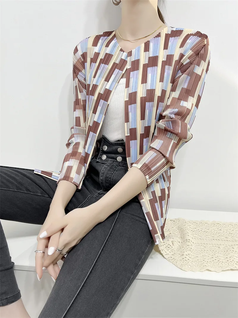Spring new product Miyake pleated jacket women's pleated cardigan slim digital printing long-sleeved casual fashion temperament
Spring new product Miyake pleated jacket women's pleated cardigan slim digital printing long-sleeved casual fashion temperament