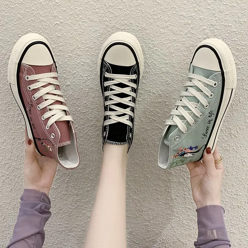 Женские холщовые туфли с высоким верхом, Корейская универсальная модная обувь на плоской подошве с изображением животных и граффити, с серд... 
Женские холщовые туфли с высоким верхом, Корейская универсальная модная обувь на плоской подошве с изображением животных и граффити, с серд...