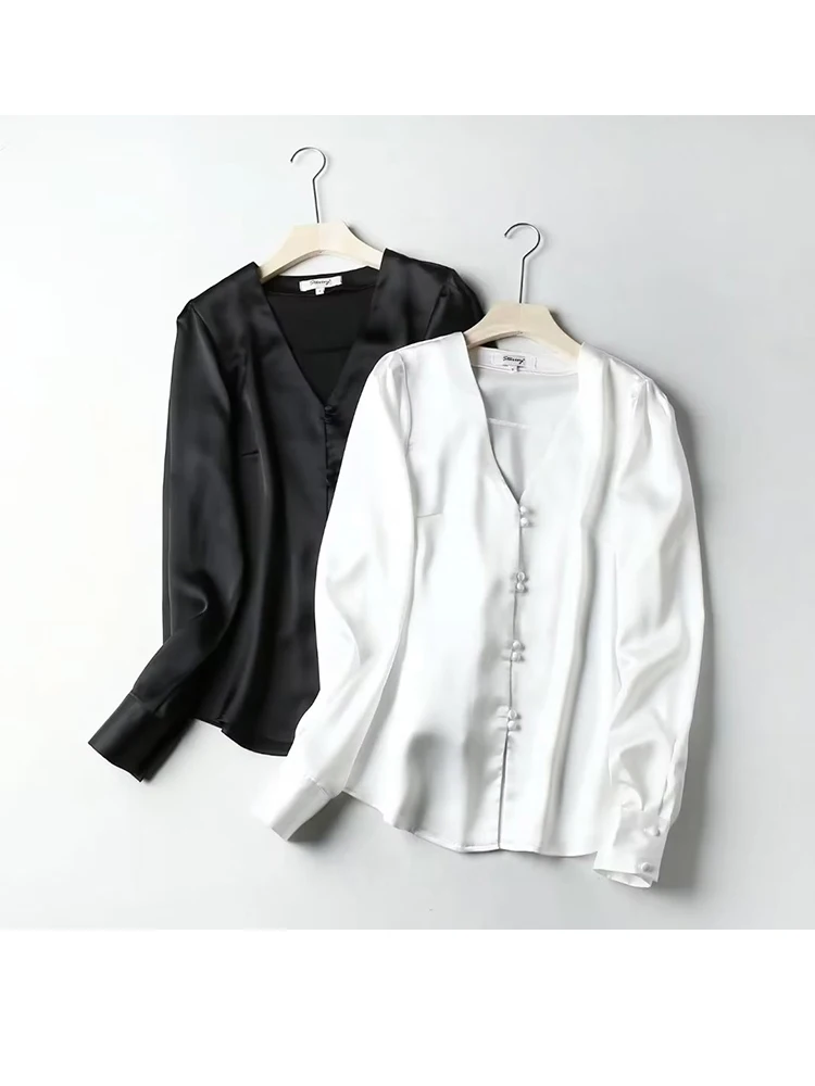 Women V-neck Long Sleeve White Satin Shirts Spring Autumn Single Breasted Blouses Spring Autumn Tops 2022
Women V-neck Long Sleeve White Satin Shirts Spring Autumn Single Breasted Blouses Spring Autumn Tops 2022