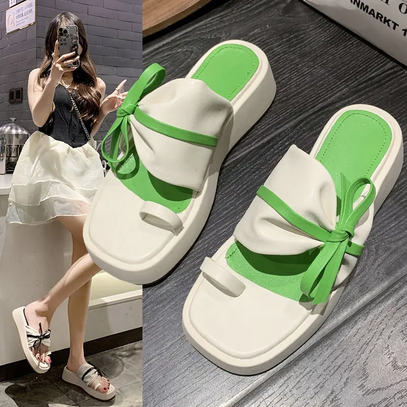 Thick-soled Sandals and Slippers Women's Flip-flops Niche Design Sense 2022 Summer New All-match Muffin Bottom
Thick-soled Sandals and Slippers Women's Flip-flops Niche Design Sense 2022 Summer New All-match Muffin Bottom