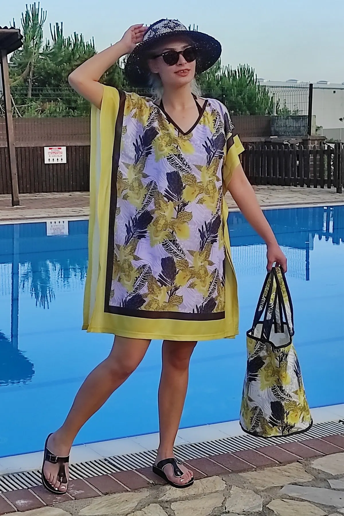 Women's Pareo Combine And Beach Bag Swimwear Cover Dress Sexy Tunic Suit Beachwear Female Beach Bikini Cover
Women's Pareo Combine And Beach Bag Swimwear Cover Dress Sexy Tunic Suit Beachwear Female Beach Bikini Cover