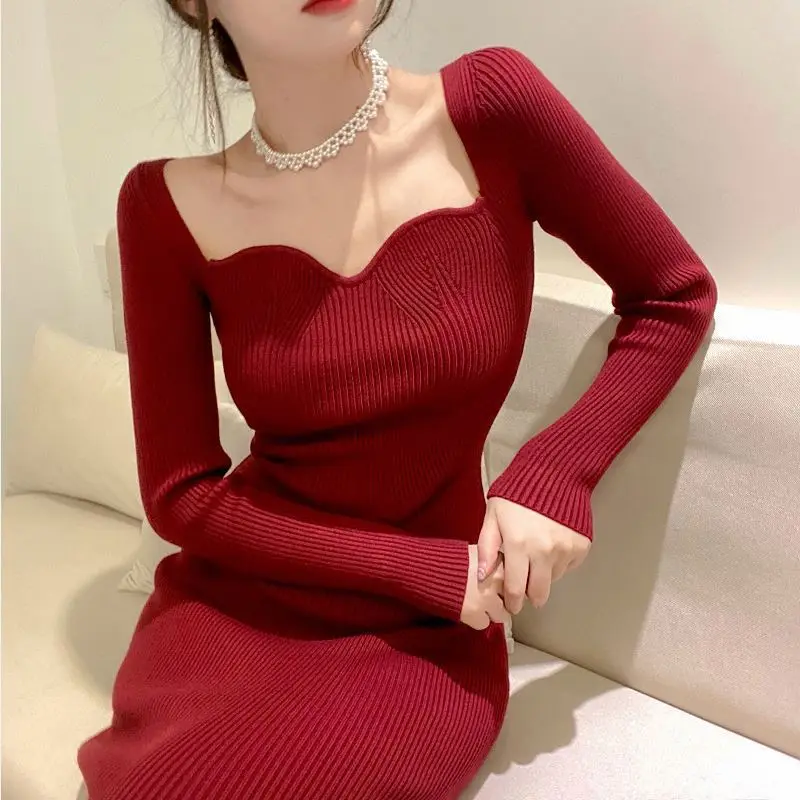 2022 New Year's Red Dress Retro Sweater Red Knitted Dress Women's Autumn Winter Solid Color Sexy Slim Mini Female Commute Office 
2022 New Year's Red Dress Retro Sweater Red Knitted Dress Women's Autumn Winter Solid Color Sexy Slim Mini Female Commute Office